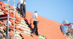 Dach sanieren - Anzeichen, Kosten und Möglichkeiten der Sanierung