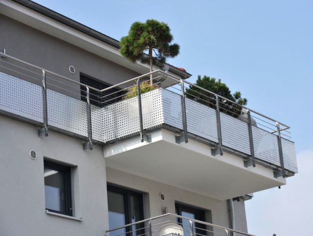 Balkon: Balustrade blickdicht machen - 4 Möglichkeiten